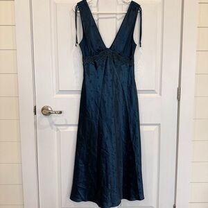 Jones New York satin slip dress babydoll lace under bust V neck front and back.
